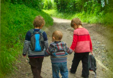 image of walkers setting out on a Forest Walk from Ringwood Waldorf School Parent & Child Group